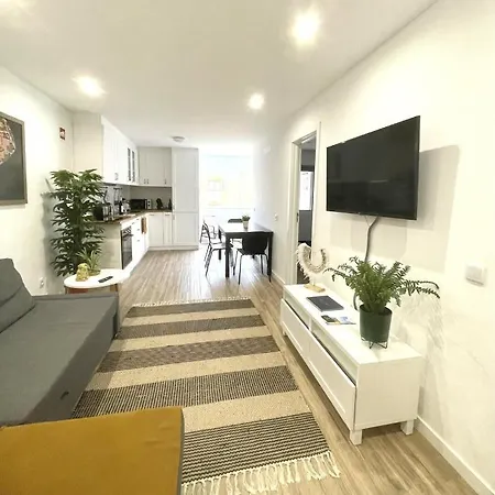Lejlighed Captivating 1-Bed Apartment In Portimao-Beach
