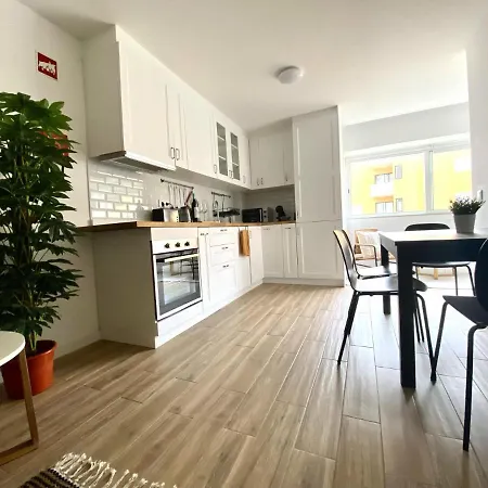 Captivating 1-Bed Apartment In Portimao-Beach Apartment